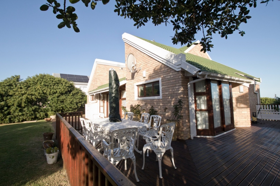 5 Bedroom Property for Sale in Outeniqua Strand Western Cape